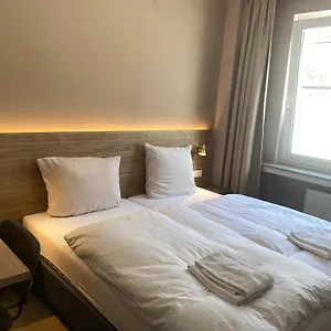 Hotel Petite Koenigsallee Self Check-in Düsseldorf